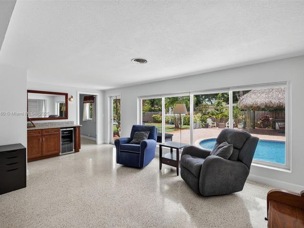 6201 SW 3rd St, Plantation FL 33317