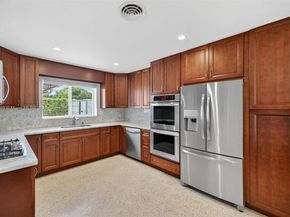 6201 SW 3rd St, Plantation FL 33317