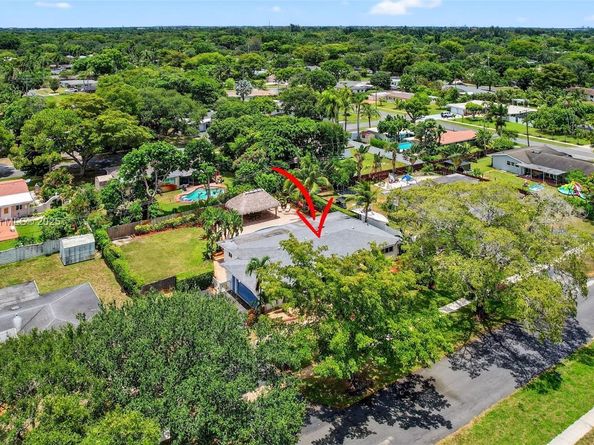 6201 SW 3rd St, Plantation FL 33317