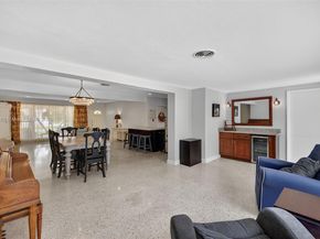 6201 SW 3rd St, Plantation FL 33317