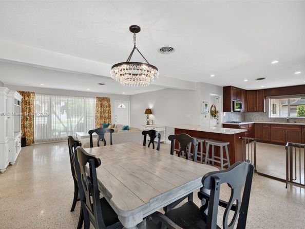 6201 SW 3rd St, Plantation FL 33317