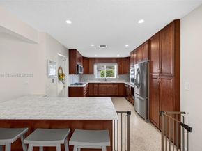 6201 SW 3rd St, Plantation FL 33317
