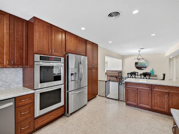 6201 SW 3rd St, Plantation FL 33317