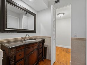 12259 NW 11th St, Pembroke Pines FL 33026