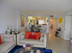 7730 Granville Dr 202, Tamarac FL 33321