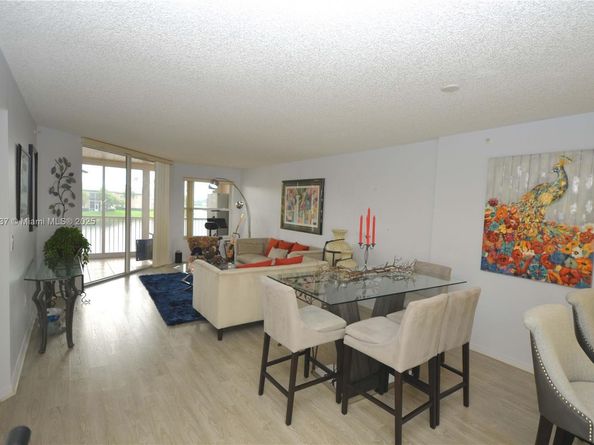 7730 Granville Dr 202, Tamarac FL 33321