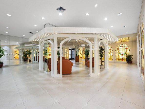 2401 S Ocean Dr 1007, Hollywood FL 33019