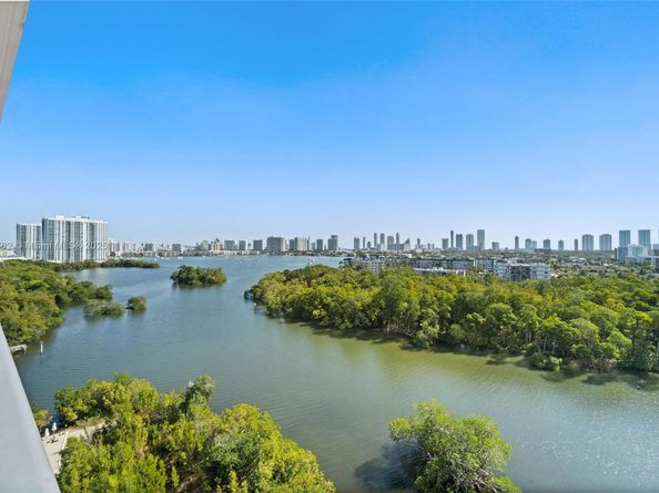 16385 Biscayne Blvd 1019, North Miami Beach FL 33160