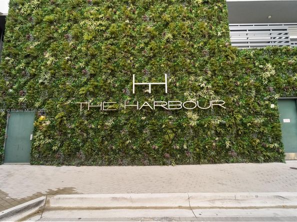 16385 Biscayne Blvd 1019, North Miami Beach FL 33160