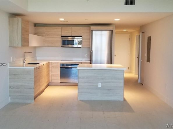16385 Biscayne Blvd 1019, North Miami Beach FL 33160