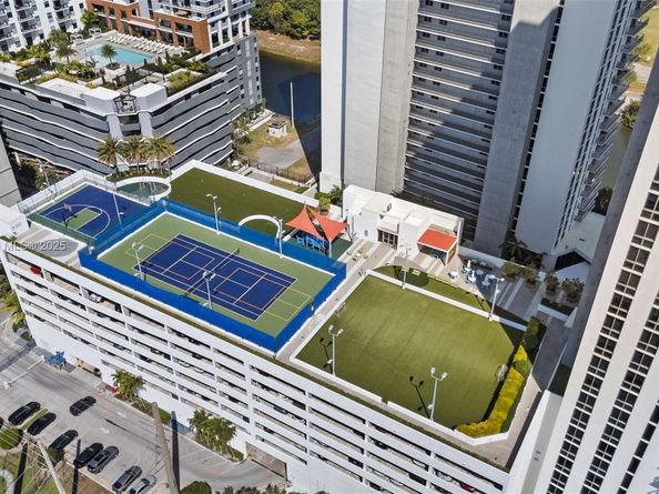 16385 Biscayne Blvd 1019, North Miami Beach FL 33160