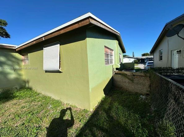 7570 Venetian St, Miramar FL 33023