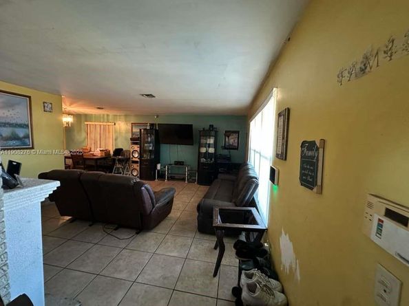 7570 Venetian St, Miramar FL 33023