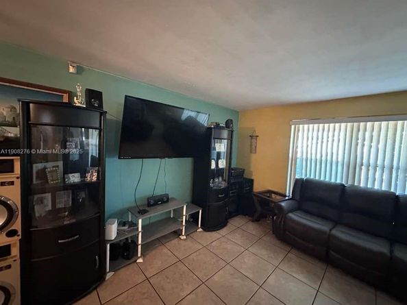7570 Venetian St, Miramar FL 33023