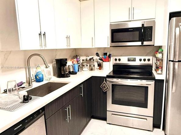 1401 NE 191st St D201, Miami FL 33179