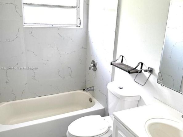 1401 NE 191st St D201, Miami FL 33179