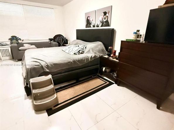 1401 NE 191st St D201, Miami FL 33179