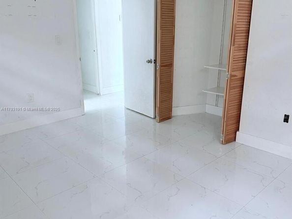 1401 NE 191st St D201, Miami FL 33179