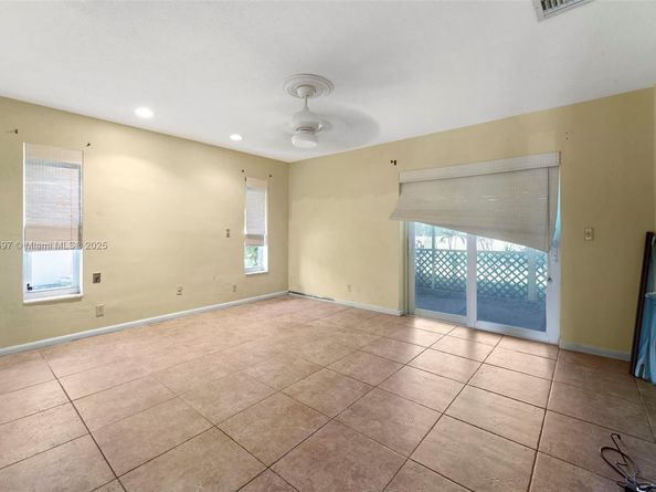 4508 King Palm Dr, Tamarac FL 33319