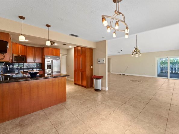 4508 King Palm Dr, Tamarac FL 33319