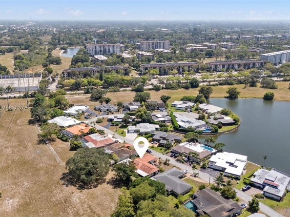4508 King Palm Dr, Tamarac FL 33319