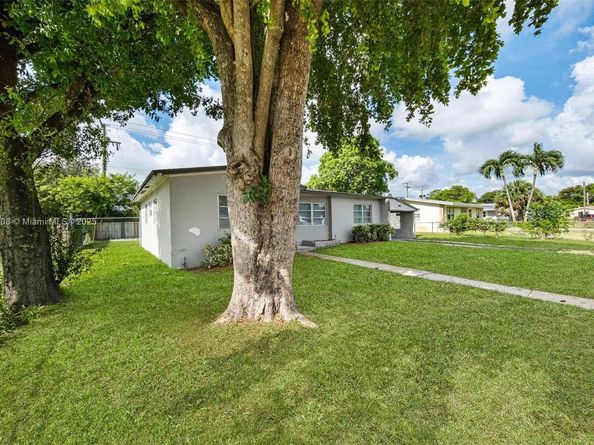 3460 NW 1st St, Lauderhill FL 33311