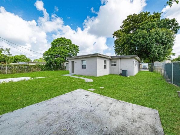 3460 NW 1st St, Lauderhill FL 33311