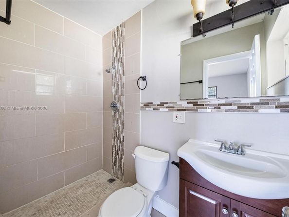 3460 NW 1st St, Lauderhill FL 33311