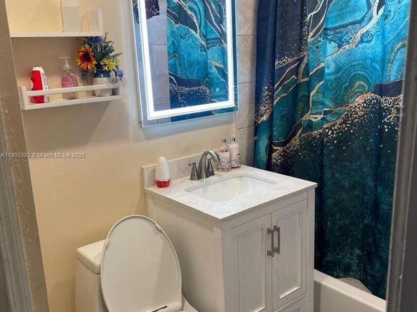 665 NW 153rd St, Miami FL 33169