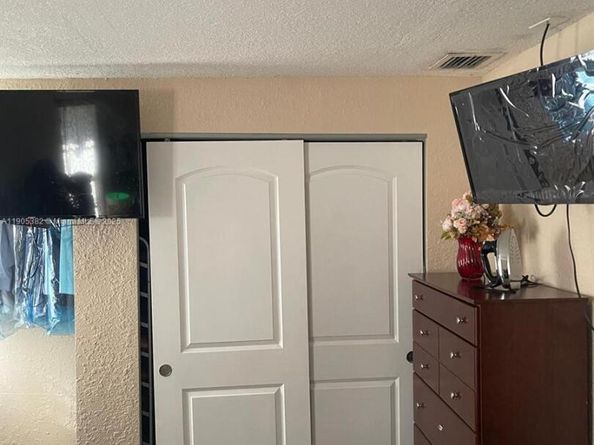 665 NW 153rd St, Miami FL 33169