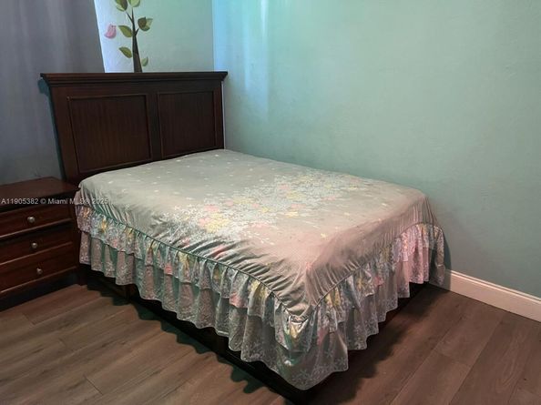 665 NW 153rd St, Miami FL 33169