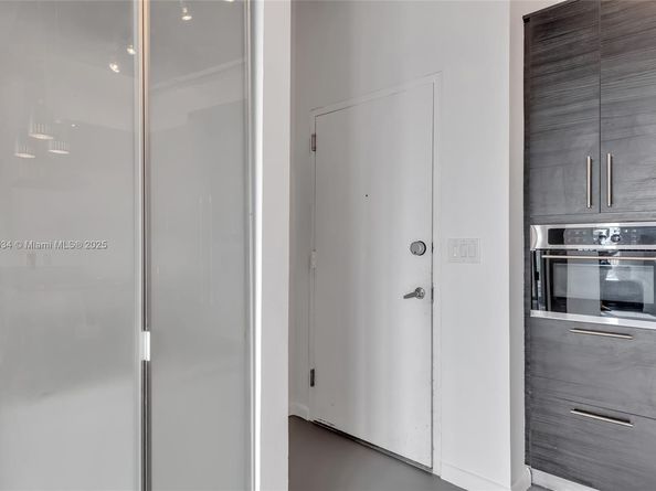 10 SW South River Dr 1509, Miami FL 33130