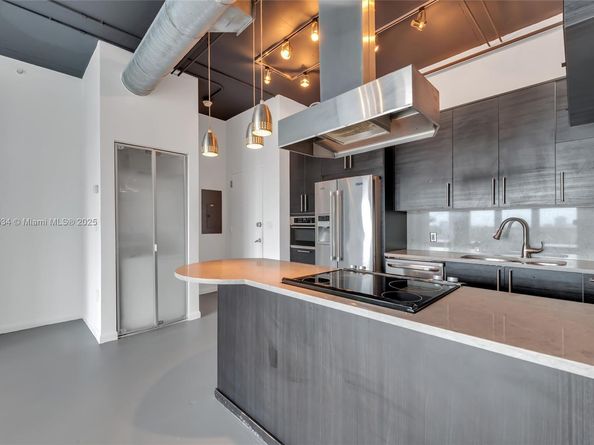 10 SW South River Dr 1509, Miami FL 33130