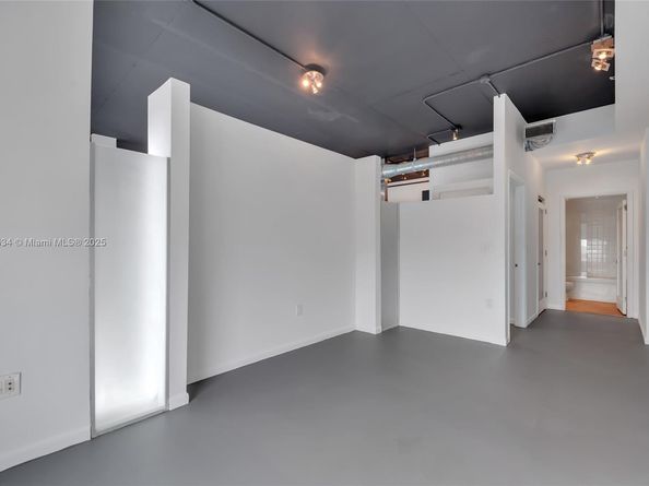 10 SW South River Dr 1509, Miami FL 33130