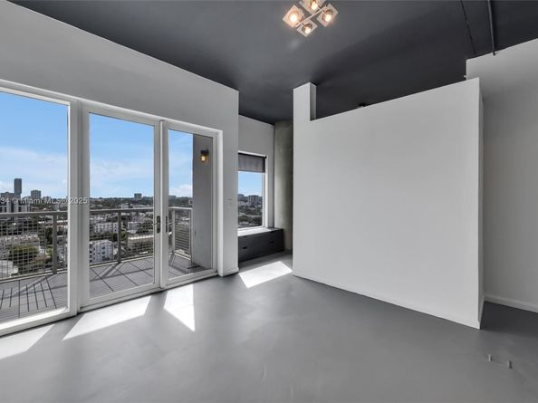 10 SW South River Dr 1509, Miami FL 33130