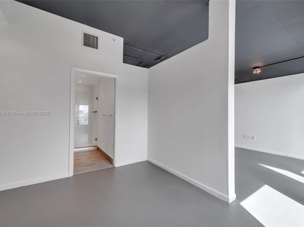 10 SW South River Dr 1509, Miami FL 33130