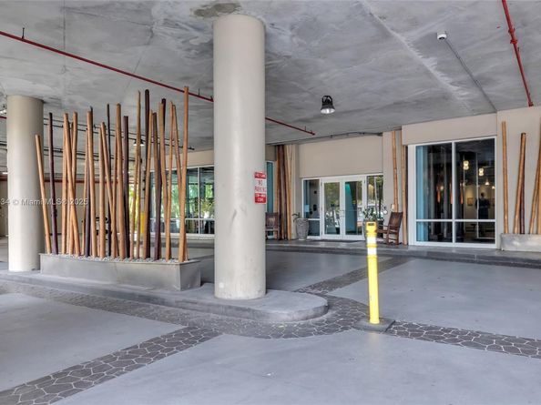 10 SW South River Dr 1509, Miami FL 33130