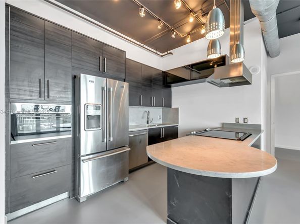 10 SW South River Dr 1509, Miami FL 33130