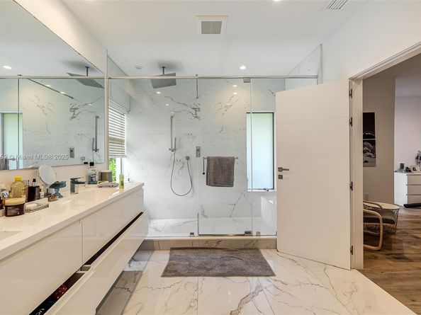 79 W Shore Dr W, Miami FL 33133