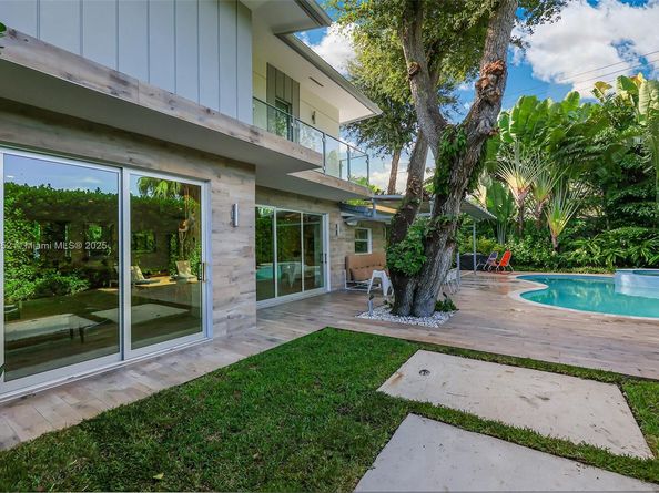 79 W Shore Dr W, Miami FL 33133