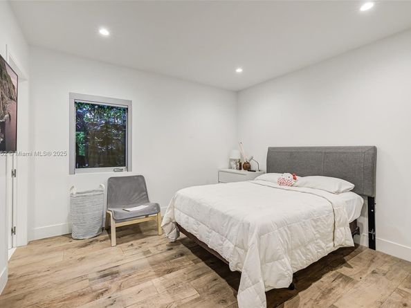 79 W Shore Dr W, Miami FL 33133