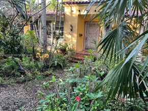 3835 Utopia Ct, Miami FL 33133