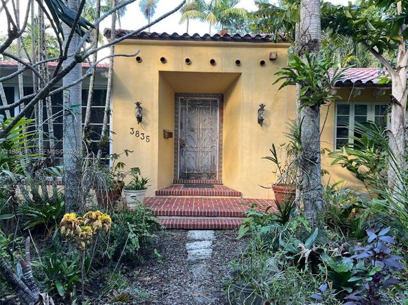 3835 Utopia Ct, Miami FL 33133