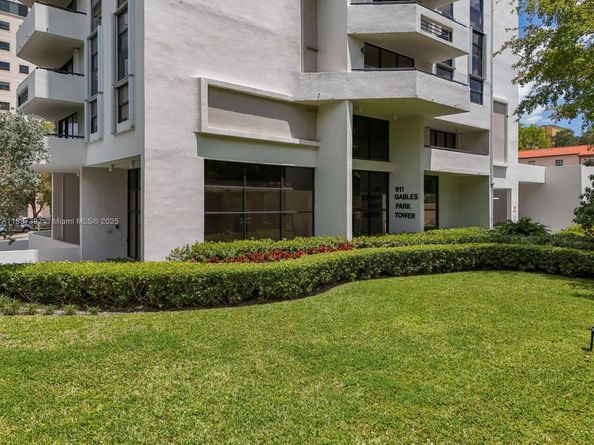 911 E Ponce De Leon Blvd 1601, Coral Gables FL 33134