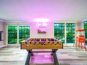 1652 NE 39th St, Oakland Park FL 33334