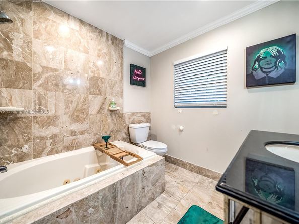 1652 NE 39th St, Oakland Park FL 33334