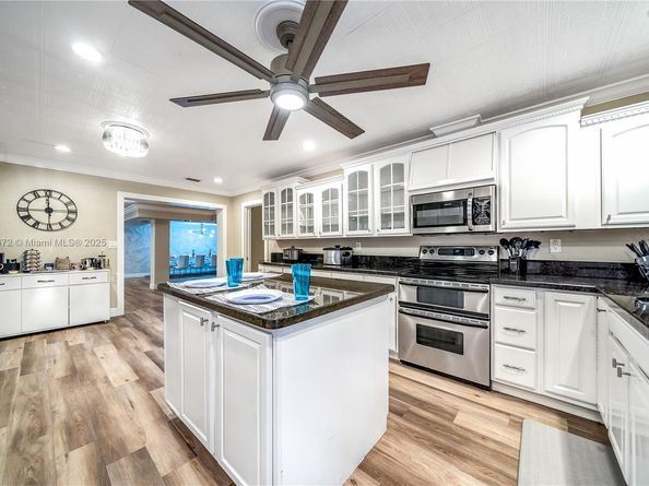 1652 NE 39th St, Oakland Park FL 33334