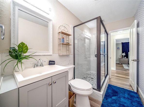 1652 NE 39th St, Oakland Park FL 33334