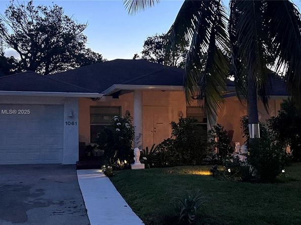 1061 SW 4th Ter, Deerfield Beach FL 33441