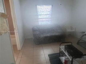 1061 SW 4th Ter, Deerfield Beach FL 33441
